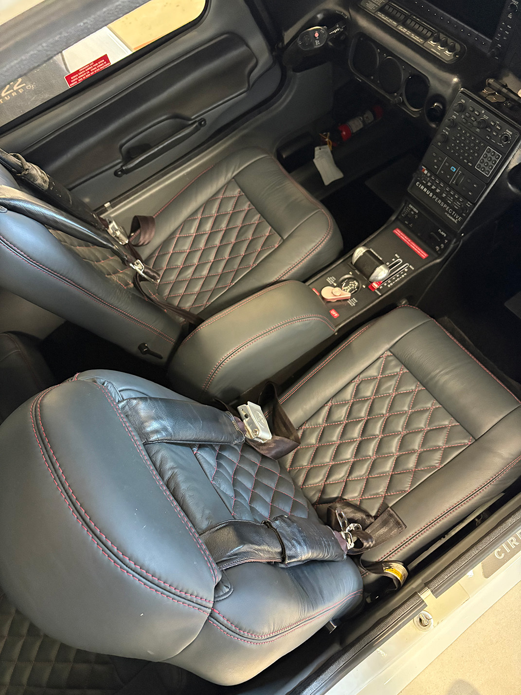 Cirrus SR22 full cabin view